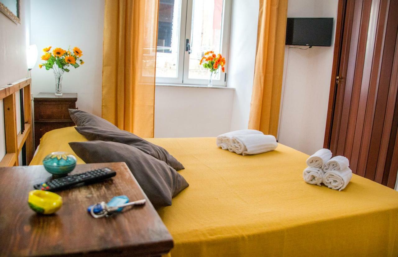 B&B Carbonara Napoli ภายนอก รูปภาพ