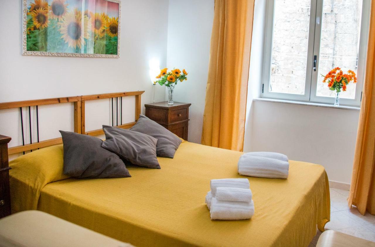 B&B Carbonara Napoli ภายนอก รูปภาพ